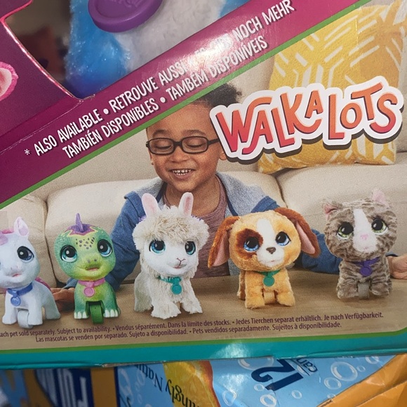 FurReal Walk a Lots rainbow cat4+ - Picture 5 of 10